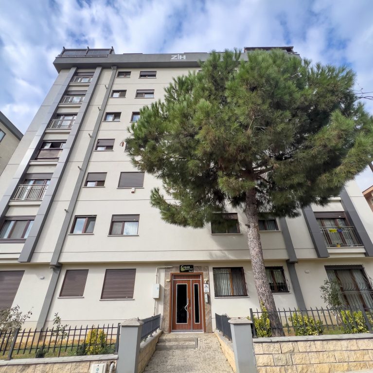 Çınar Apartmanı