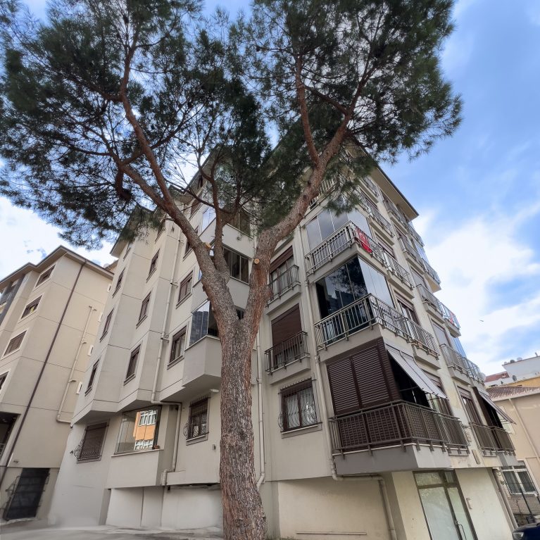 Şahin Bey Apartmanı