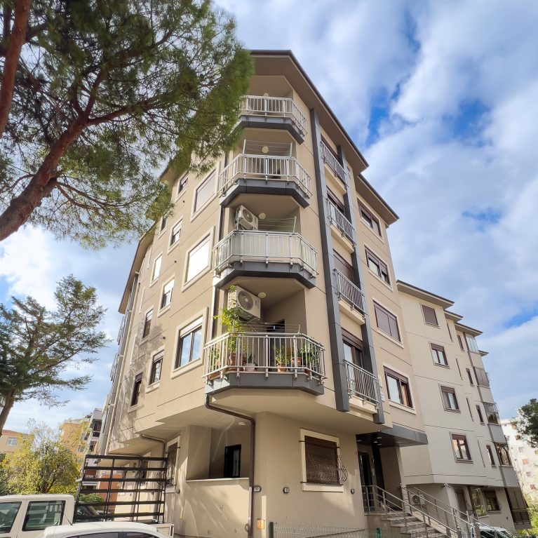 Şimşek Apartmanı