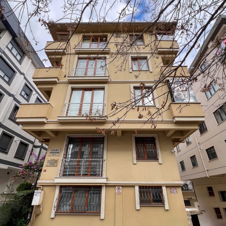 Ziya Bey Apartmanı